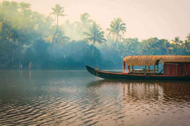 Madurai kodaikanal Munnar Thekkady Alappuzha Cochin Tour Package
